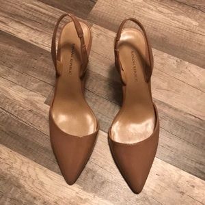 Banana Republic nude heels